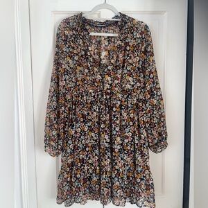 Zara floral dress, v neck, adjustable tie waist!
